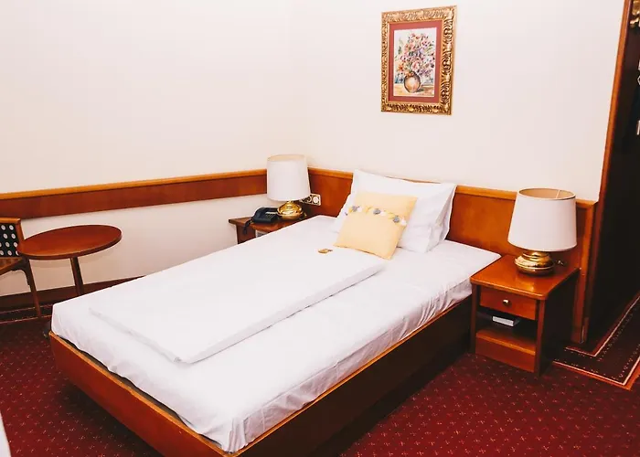 Paul's Книттельфельд